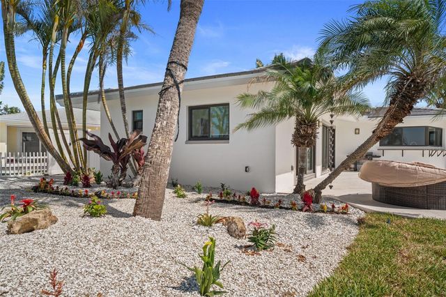 11050 7TH STREET E, Treasure Island, FL 33706