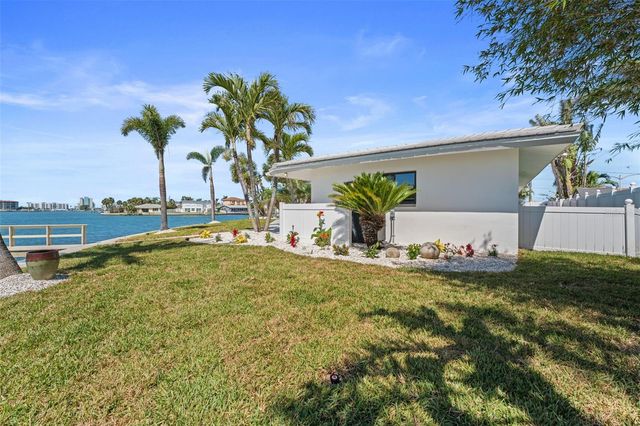 11050 7TH STREET E, Treasure Island, FL 33706