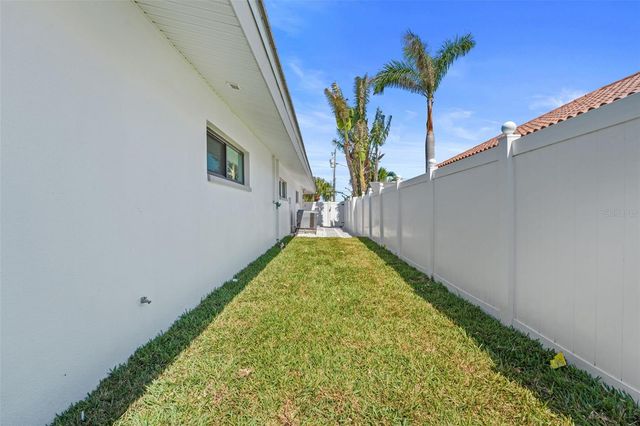 11050 7TH STREET E, Treasure Island, FL 33706