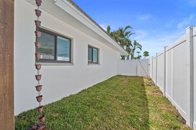 11050 7TH STREET E, Treasure Island, FL 33706