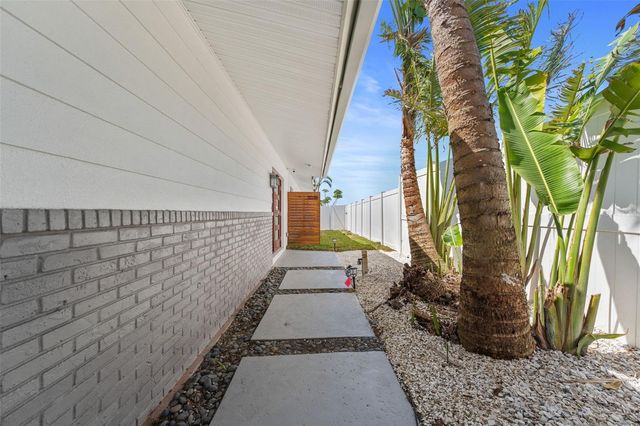 11050 7TH STREET E, Treasure Island, FL 33706
