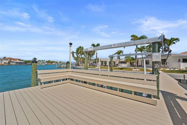 11050 7TH STREET E, Treasure Island, FL 33706