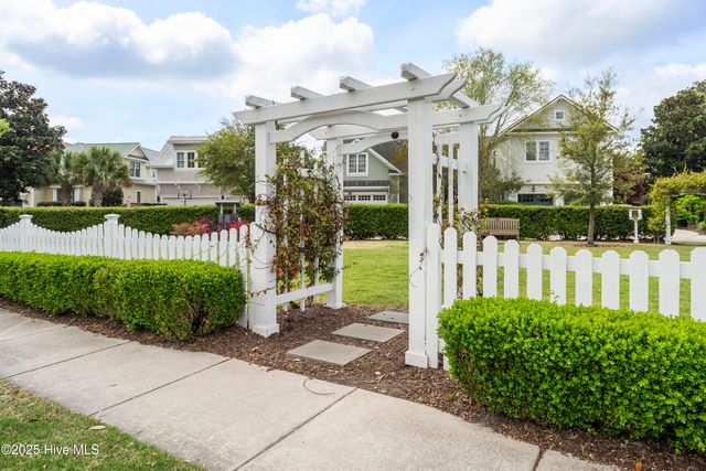 6533 Chalfont Circle, Wilmington, NC 28405