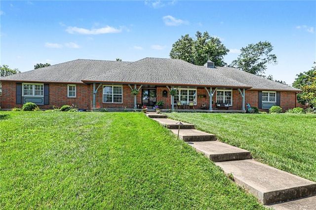 2103 Continental Avenue, Harrisonville, MO 64701