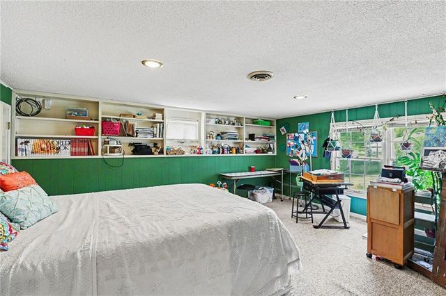 2103 Continental Avenue, Harrisonville, MO 64701