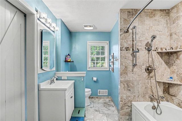 2103 Continental Avenue, Harrisonville, MO 64701