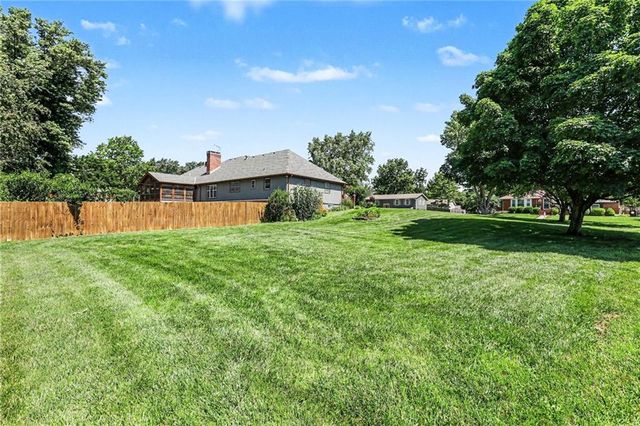 2103 Continental Avenue, Harrisonville, MO 64701