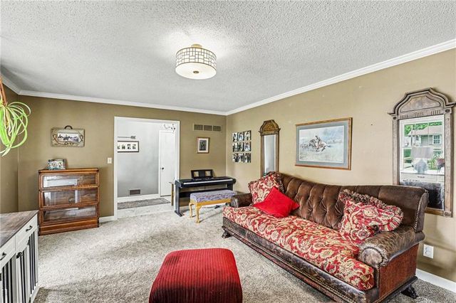 2103 Continental Avenue, Harrisonville, MO 64701