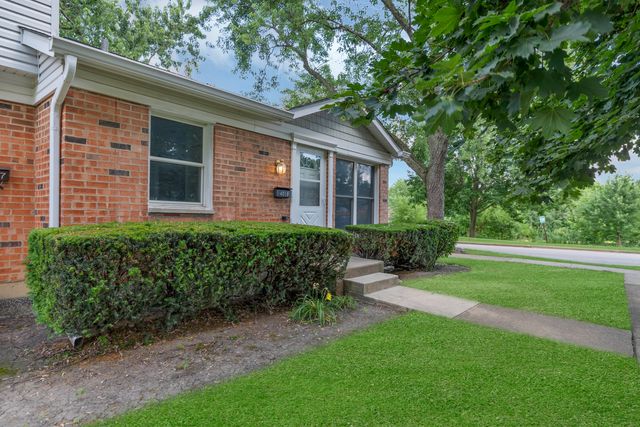 4018 Oxford Court, Streamwood, IL 60107