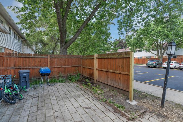 4018 Oxford Court, Streamwood, IL 60107