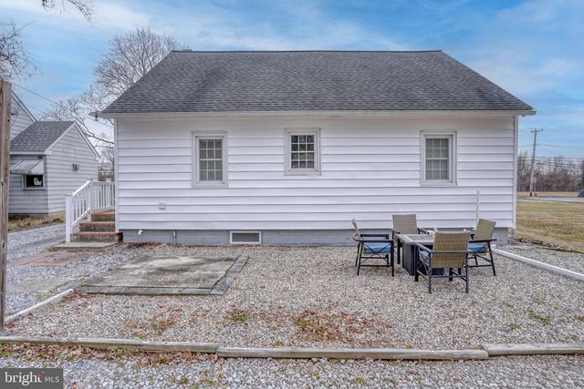 305 DELAWARE AVE, Harrington, DE 19952