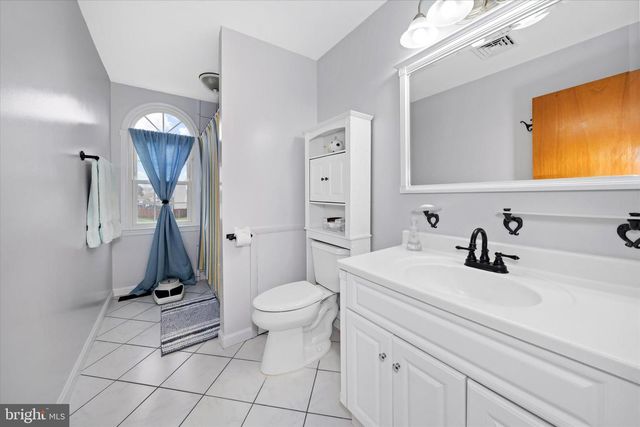 710 FOX CHASE CIR, Bear, DE 19701