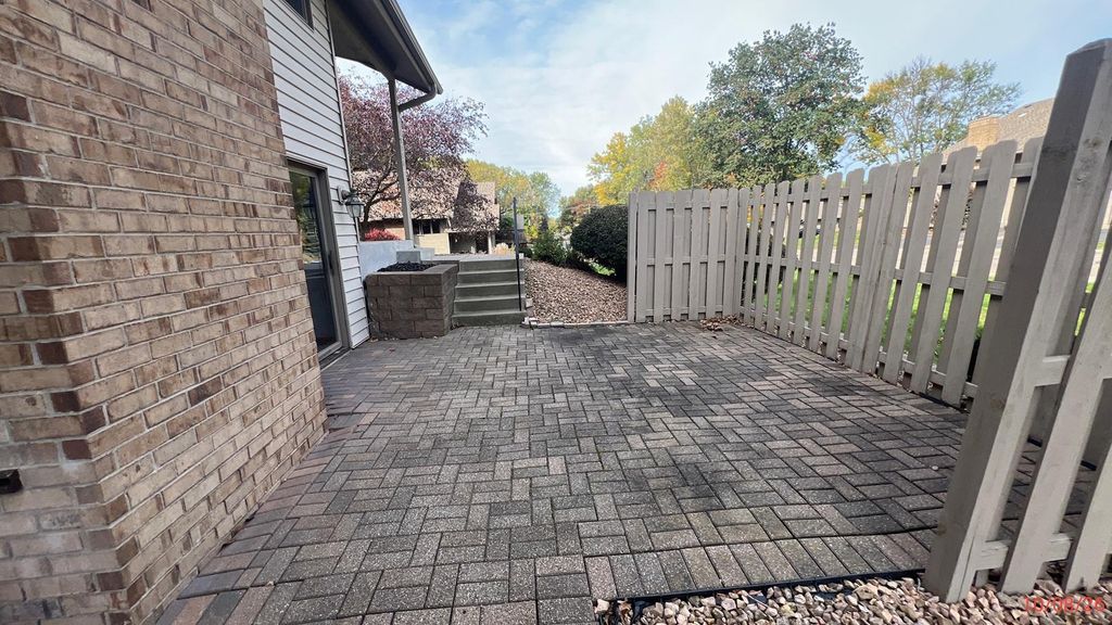 10925 53rd Avenue N, Plymouth, MN 55442 — photo 2