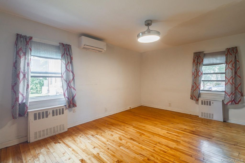 196-16 67th Avenue 1, Fresh Meadows, NY 11365 — photo 3
