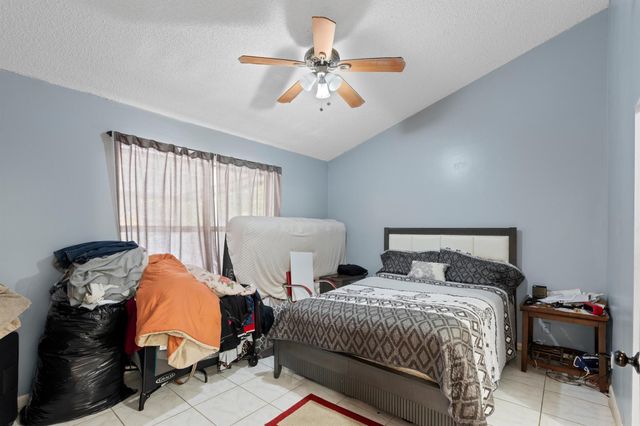 33 Peachtree Place, Boynton Beach, FL 33436