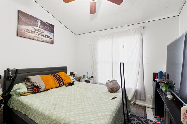 33 Peachtree Place, Boynton Beach, FL 33436