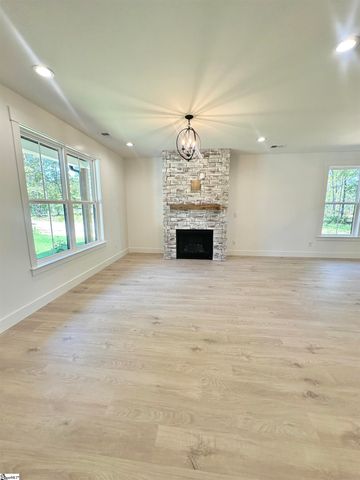 960 Goodjoin Road, Campobello, SC 29322