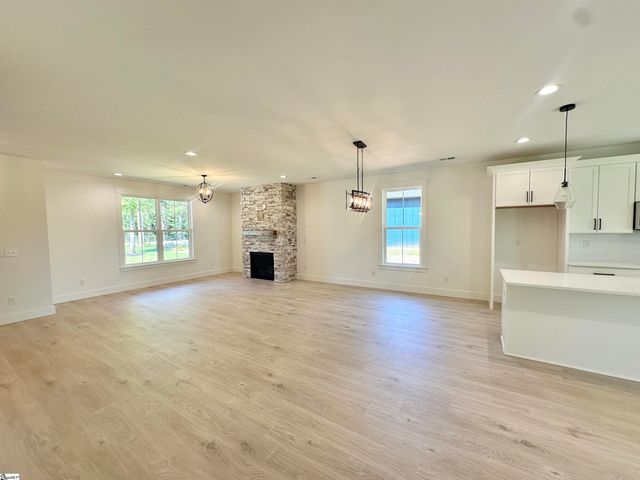 960 Goodjoin Road, Campobello, SC 29322