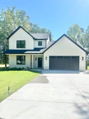 960 Goodjoin Road, Campobello, SC 29322