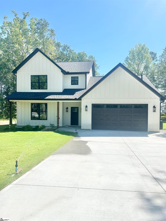 960 Goodjoin Road, Campobello, SC 29322