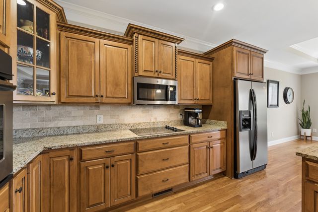 1038 Briarwood Dr, Cottontown, TN 37048