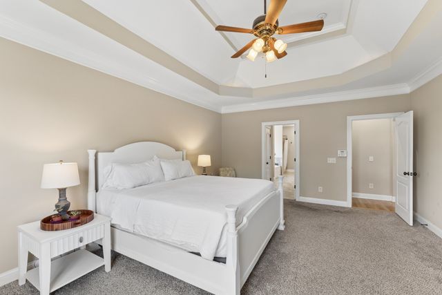 1038 Briarwood Dr, Cottontown, TN 37048