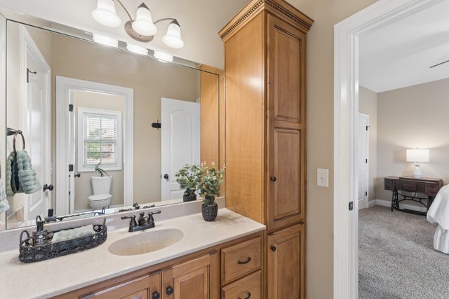 1038 Briarwood Dr, Cottontown, TN 37048
