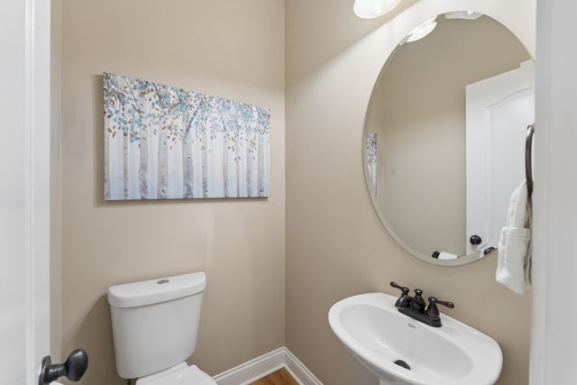 1038 Briarwood Dr, Cottontown, TN 37048