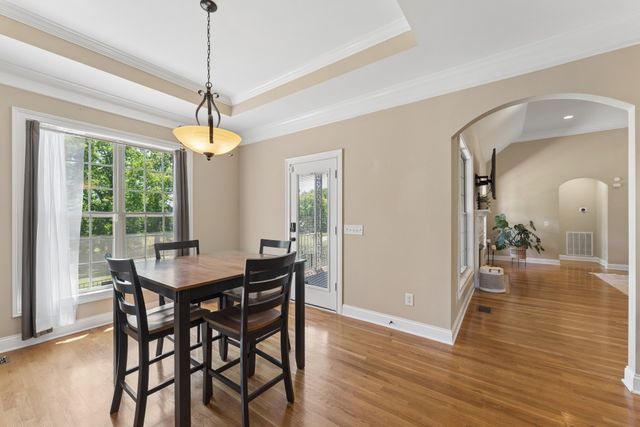 1038 Briarwood Dr, Cottontown, TN 37048