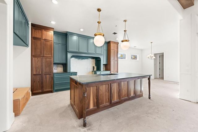 6201 Canopy Lane, Edmond, OK 73025