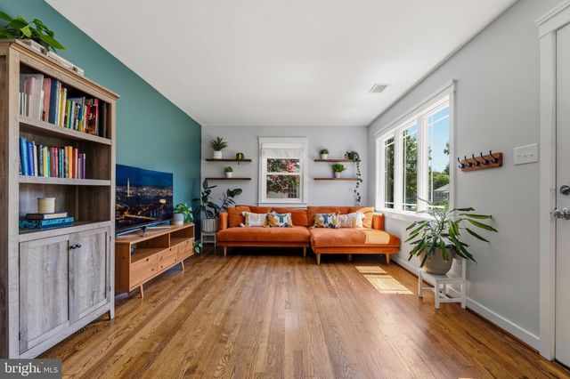 3400 DONA AVE, Alexandria, VA 22303
