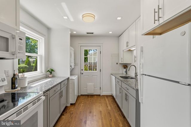 3400 DONA AVE, Alexandria, VA 22303