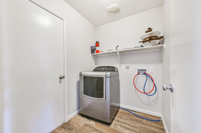 9102 Amberjack Drive, Texas City, TX 77591