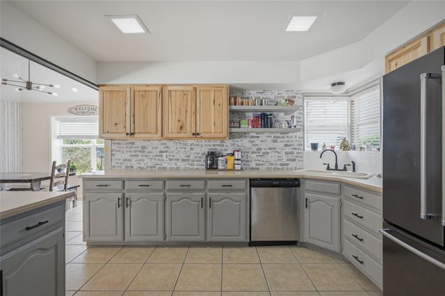 501 N Van Zandt Street, Tioga, TX 76271