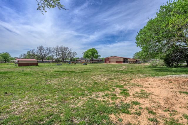 501 N Van Zandt Street, Tioga, TX 76271