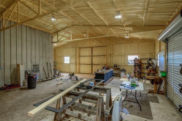 501 N Van Zandt Street, Tioga, TX 76271