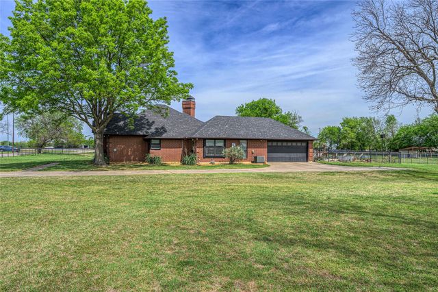 501 N Van Zandt Street, Tioga, TX 76271