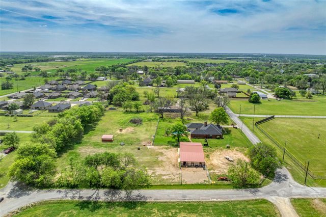 501 N Van Zandt Street, Tioga, TX 76271