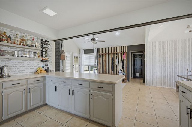501 N Van Zandt Street, Tioga, TX 76271