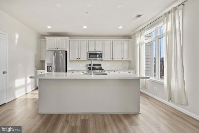 1010 RIBBON LIMESTONE TER SE, Leesburg, VA 20175