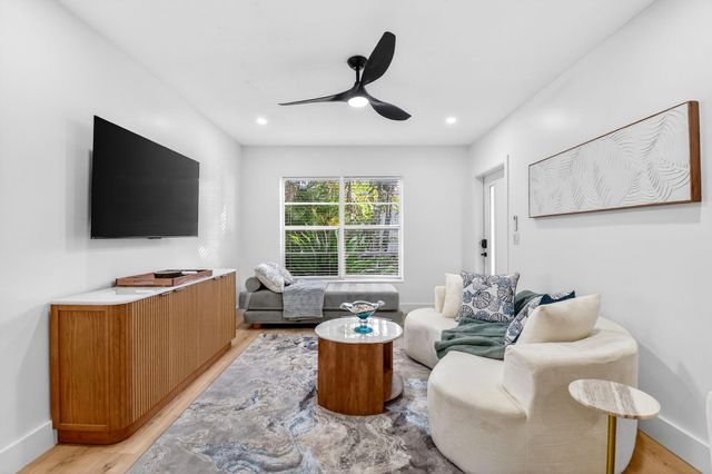 325 De Carie Street, Delray Beach, FL 33444