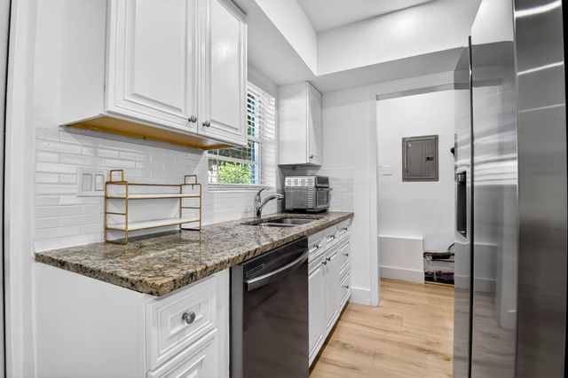 325 De Carie Street, Delray Beach, FL 33444