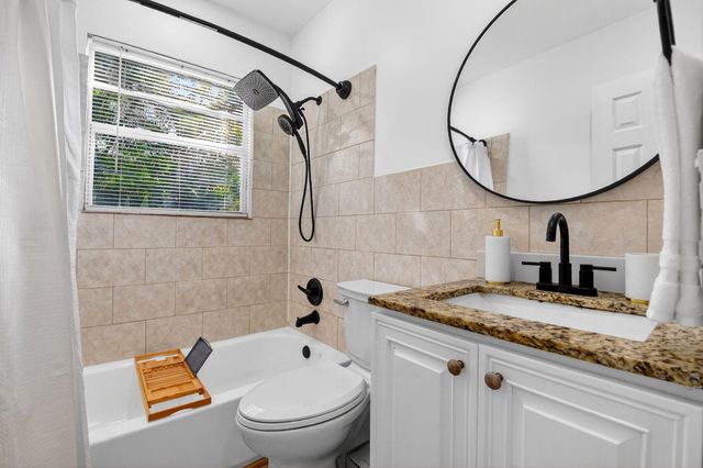 325 De Carie Street, Delray Beach, FL 33444