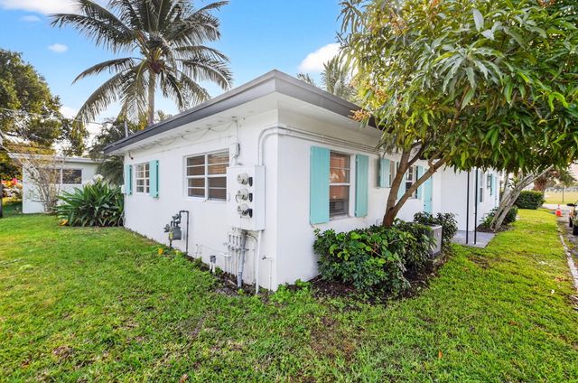 325 De Carie Street, Delray Beach, FL 33444