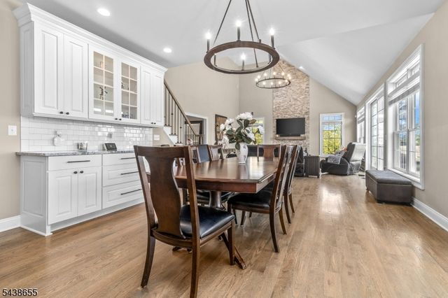 1 Thames Ln, Raritan Twp., NJ 08822