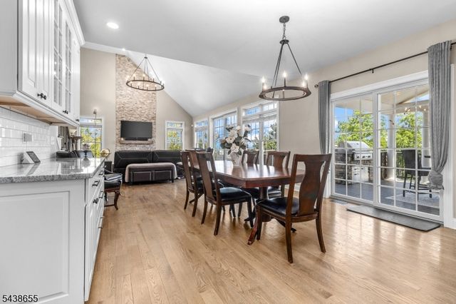 1 Thames Ln, Raritan Twp., NJ 08822