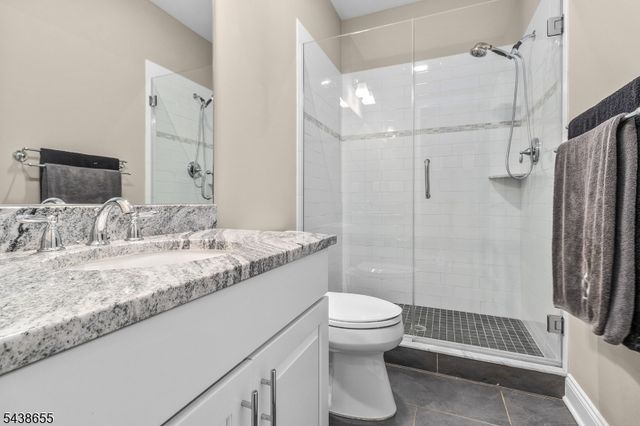1 Thames Ln, Raritan Twp., NJ 08822