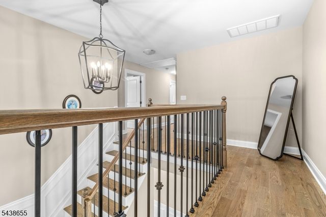 1 Thames Ln, Raritan Twp., NJ 08822