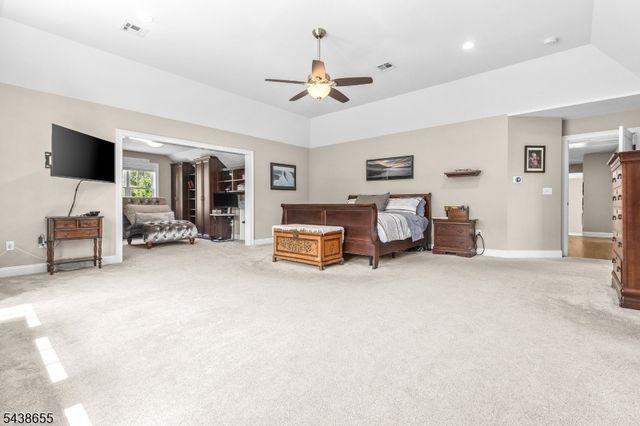 1 Thames Ln, Raritan Twp., NJ 08822