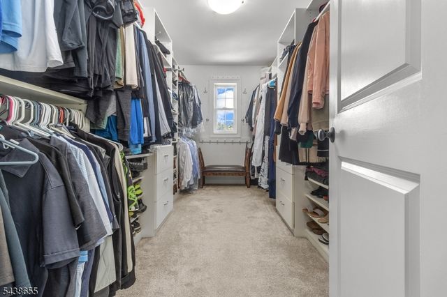 1 Thames Ln, Raritan Twp., NJ 08822